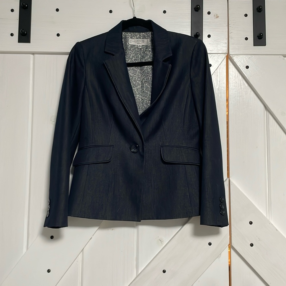 Kasper blazer.